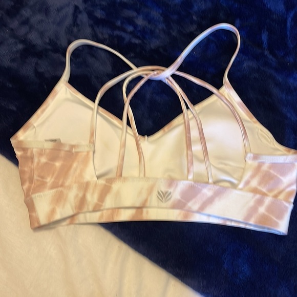 Workout set shorts and sport bra - Picture 6 of 6